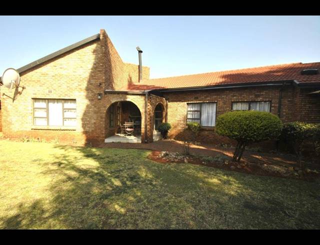 4 BEDROOM HOUSE FOR SALE IN DAWN PARK